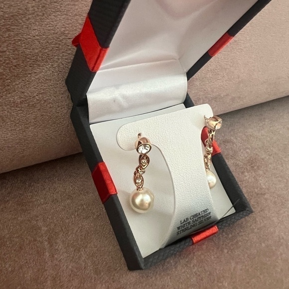 Nwt Rose gold drop‎ cz earrings with Pearl - Picture 2 of 3